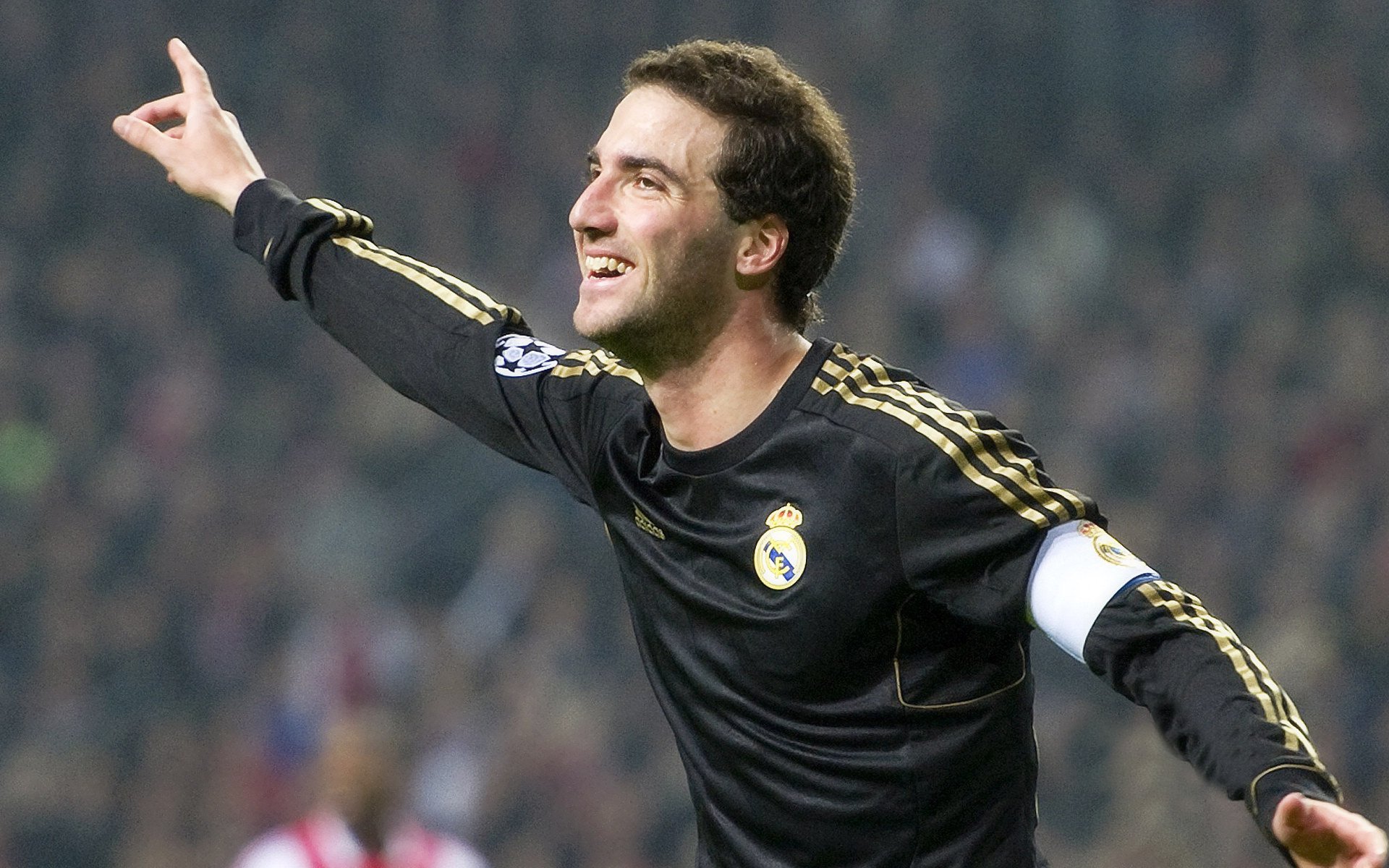 “AI洞察：比赛中的“破局”策略——科技助力球队反败为胜”