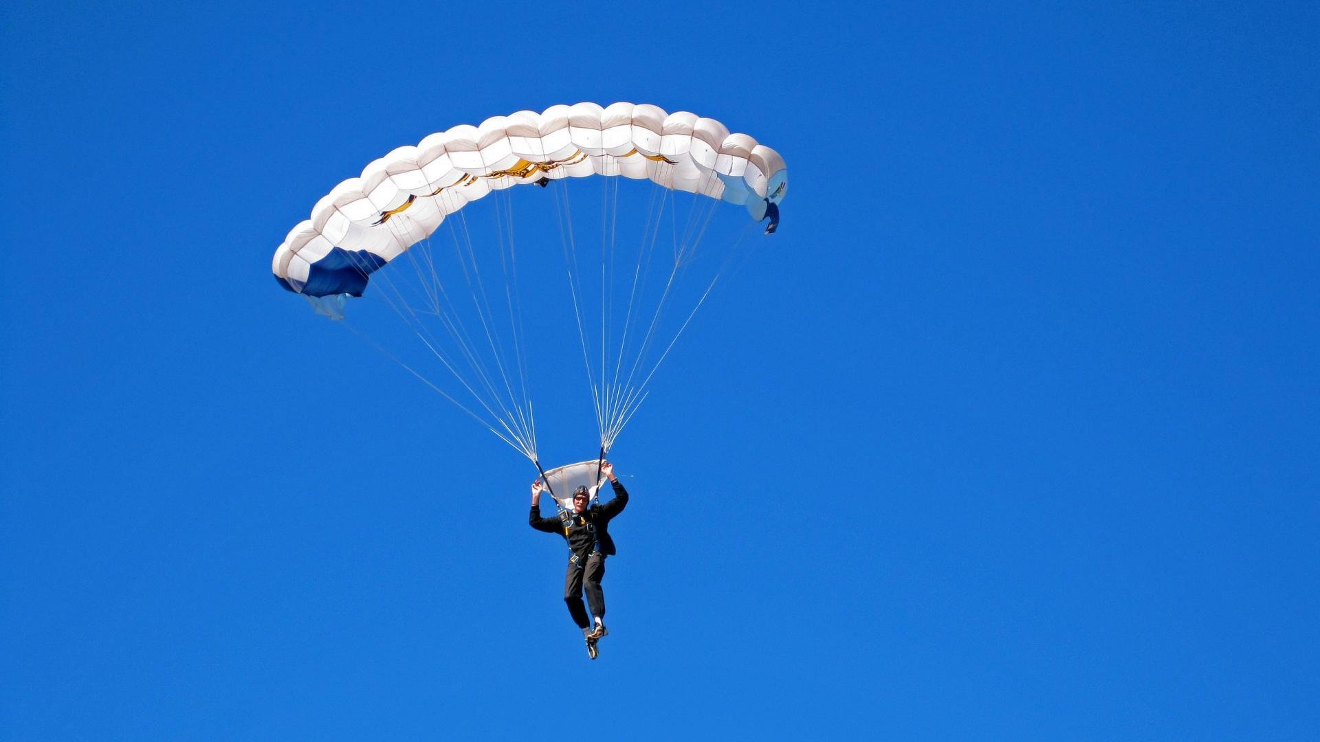 爱游戏智能体验-密尔沃基雄鹿签下新秀维克托·文班亚马，密尔沃基雄鹿成员