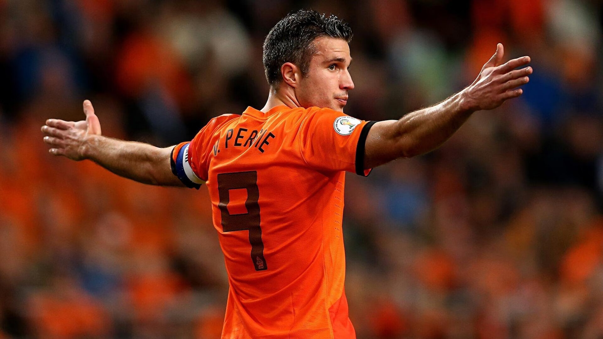 “马科斯·莫奇的防守技术与传球能力,助力美洲狮队提升整体战术水平”