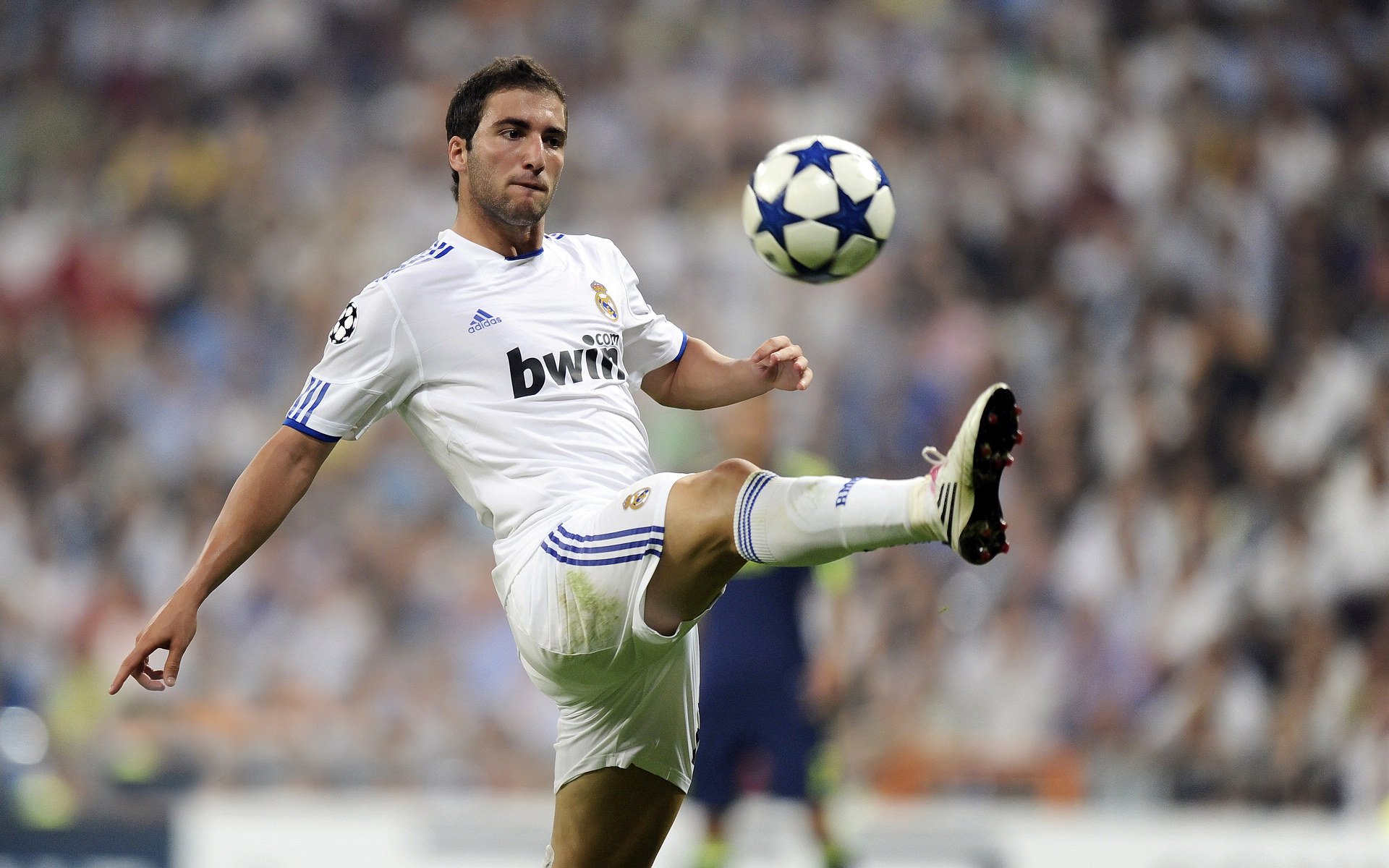 科斯突破自我刷新赛会纪录，斯科尔斯等级突破